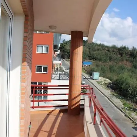 Apartment Sunny Overlooking *