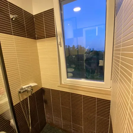 Apartment Sunny Overlooking